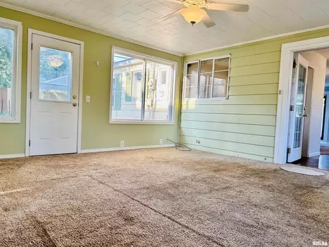 1303 37th St, Moline, IL 61265 photo 5