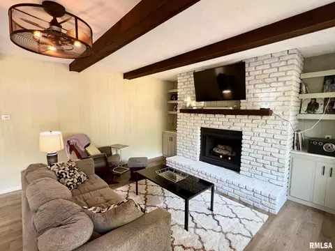 211 8th St, Silvis, IL 61282 photo 7