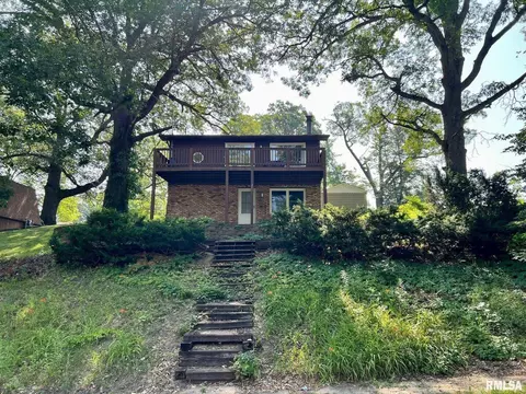 211 8th St, Silvis, IL 61282 photo 2