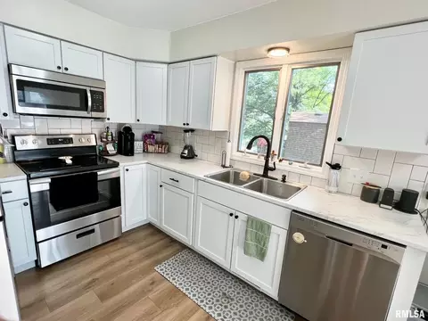 211 8th St, Silvis, IL 61282 photo 11