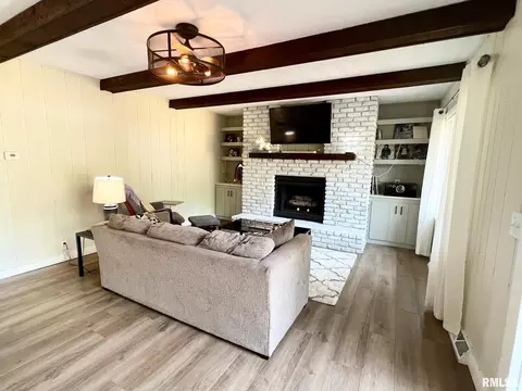 211 8th St, Silvis, IL 61282 photo 8