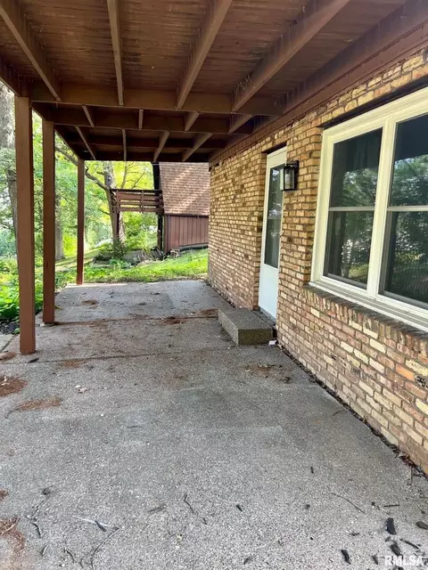 211 8th St, Silvis, IL 61282 photo 3