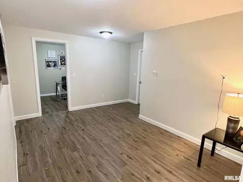 211 8th St, Silvis, IL 61282 photo 18
