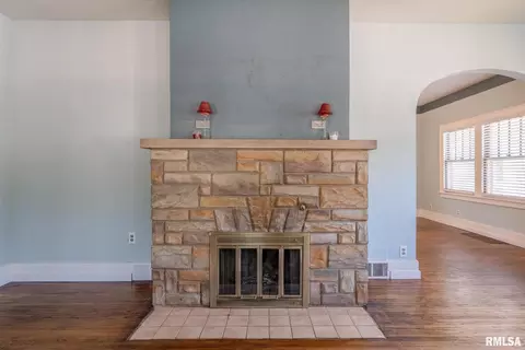 2231 7th St, Moline, IL 61265 photo 9