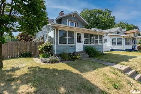 2231 7th St, Moline, IL 61265