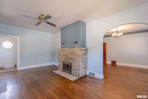 2231 7th St, Moline, IL 61265 photo 8