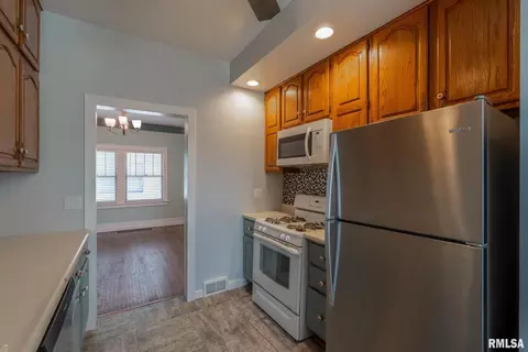 2231 7th St, Moline, IL 61265 photo 5