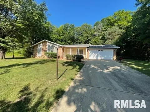 16395 N Hawthorne Ln, Mount Vernon, IL 62864