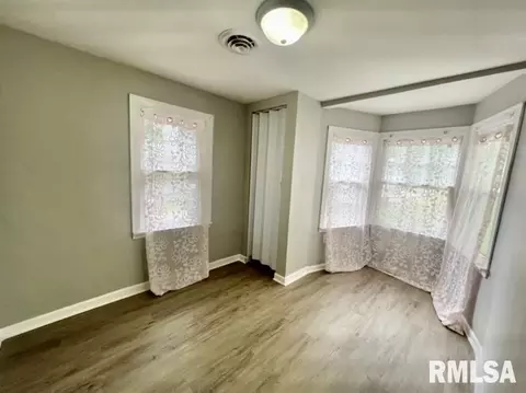 3342 3rd St, Moline, IL 61265 photo 8