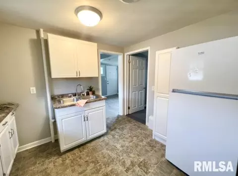 3342 3rd St, Moline, IL 61265 photo 5