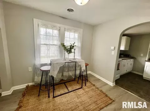 3342 3rd St, Moline, IL 61265 photo 6