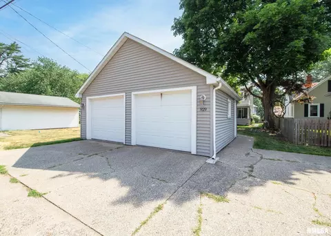 929 24th St, Moline, IL 61265 photo 33