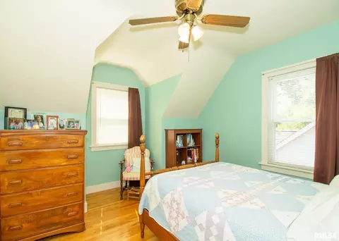 929 24th St, Moline, IL 61265 photo 23
