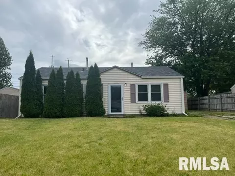 6906 N Pine St, Davenport, IA 52806