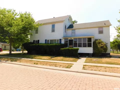 312 Dennhardt Ave, Carbon Cliff, IL 61239