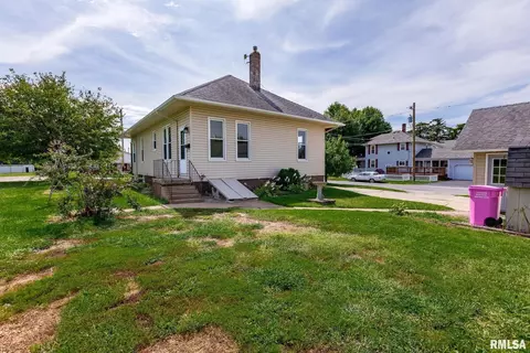 801 SE 3rd St, Aledo, IL 61231 photo 3
