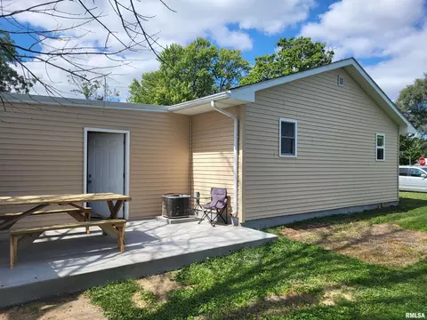 310 E Sweet St, Hull, IL 62343 photo 16