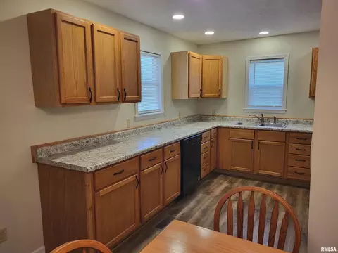 310 E Sweet St, Hull, IL 62343 photo 4