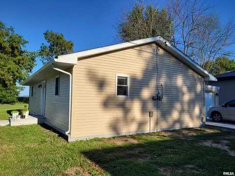 310 E Sweet St, Hull, IL 62343 photo 12