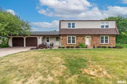 5115 White Post Rd, Bettendorf, IA 52722
