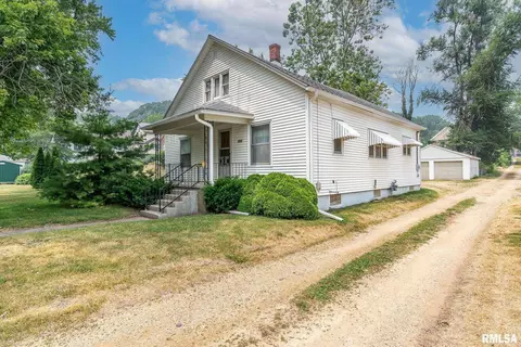 640 Locust Pl, Clinton, IA 52732