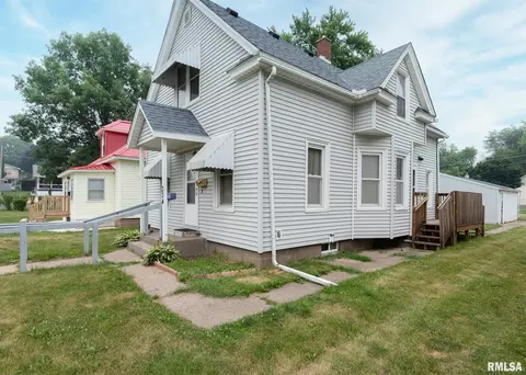 334 21st St, East Moline, IL 61244