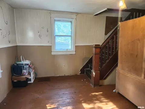 337 E Church St, Mendon, IL 62351 photo 3