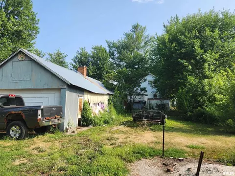 337 E Church St, Mendon, IL 62351 photo 8