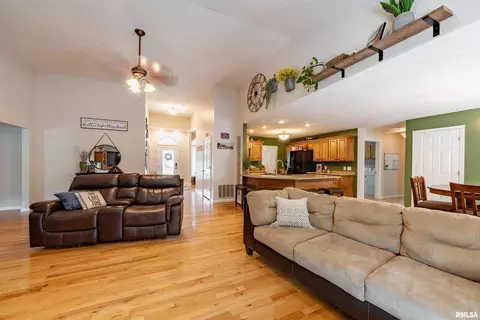 21 Deer Run, Herrin, IL 62948 photo 5