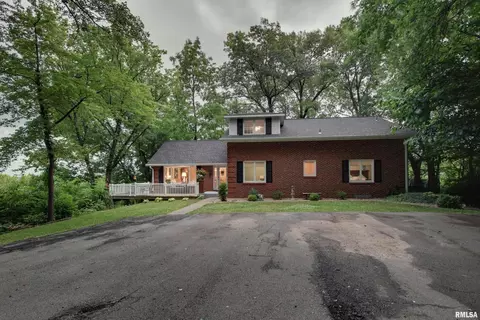 5327 Eagle Pine Dr, Quincy, IL 62305