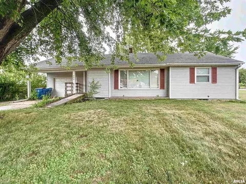202 W 1st Ave, Coal Valley, IL 61240