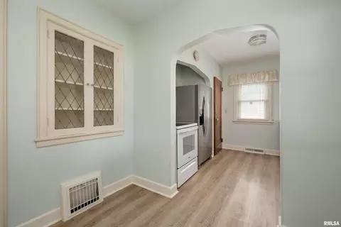 1022 41st St, Moline, IL 61265 photo 13