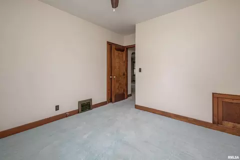 1022 41st St, Moline, IL 61265 photo 9