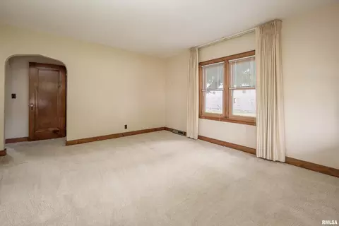 1022 41st St, Moline, IL 61265 photo 3