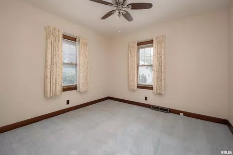 1022 41st St, Moline, IL 61265 photo 6
