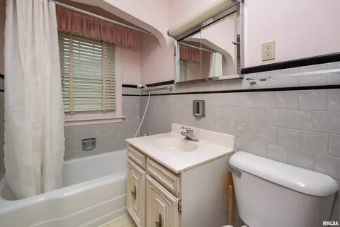 1022 41st St, Moline, IL 61265 photo 10
