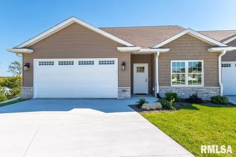 604 Titus Ct, Le Claire, IA 52753