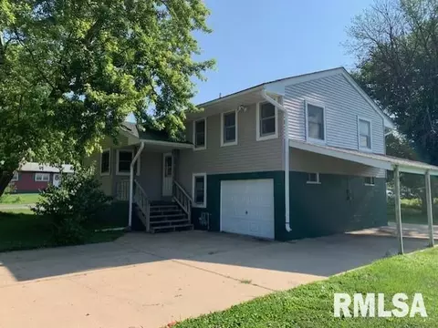 427 Clark St, Buffalo, IA 52728