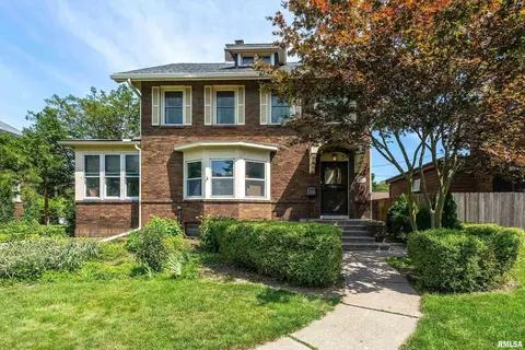 2532 Fulton Ave, Davenport, IA 52803