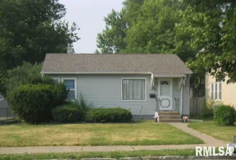 822 7th Ave S, Clinton, IA 52732