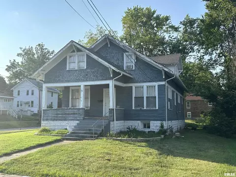 312 W Cherry St, Carbondale, IL 62901