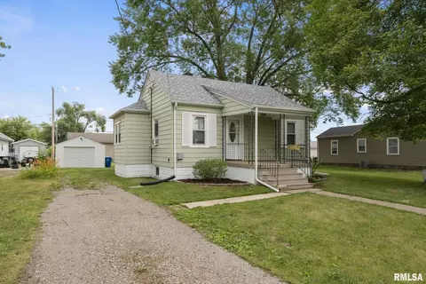 3808 26th St, Moline, IL 61265