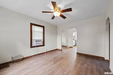 3808 26th St, Moline, IL 61265 photo 6