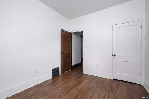 425 41st St, Moline, IL 61265 photo 12