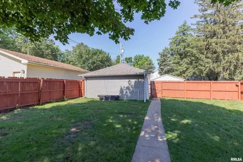 425 41st St, Moline, IL 61265 photo 26