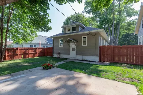 425 41st St, Moline, IL 61265 photo 23