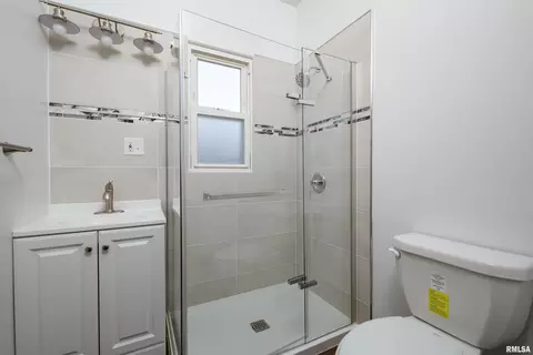 425 41st St, Moline, IL 61265 photo 15