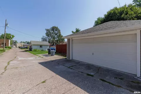425 41st St, Moline, IL 61265 photo 28