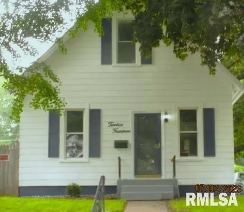 1214 3rd St #A, Moline, IL 61265