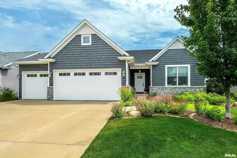 3619 Cobblestone Dr, Bettendorf, IA 52722
